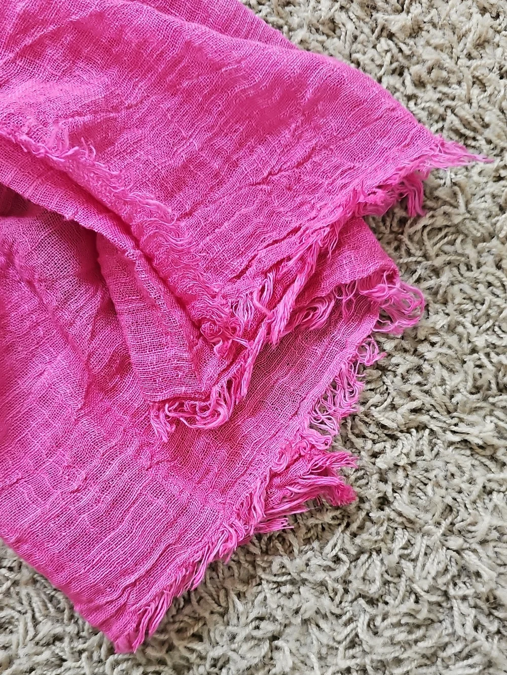 NWT Vince Camuto Scarf 100% Cotton Crinkled Gauze Texture Frayed Tassel Edges
